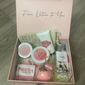 Bed Bath & Beyond Rose & Raspberry Bath Gift Set - Pink